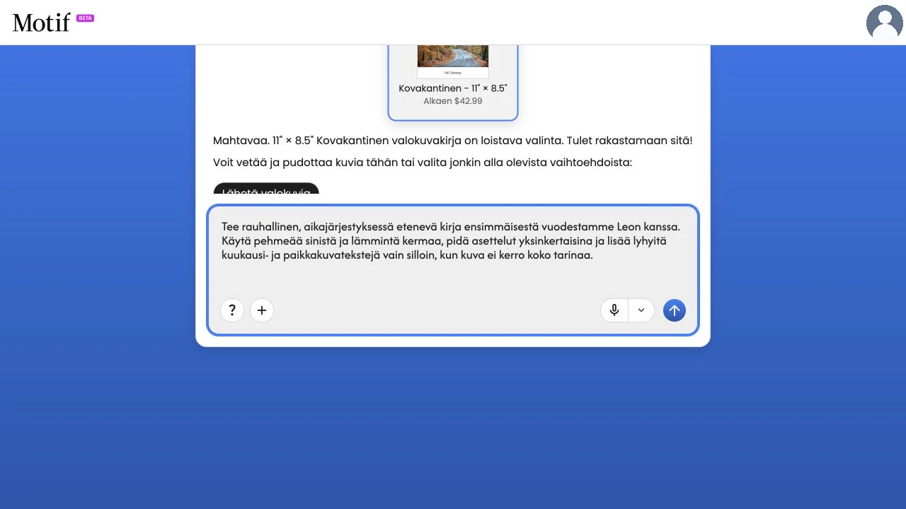 Luontisivun viesti, jossa kuvaillaan rauhallista, aikajärjestyksessä etenevää valokuvakirjaa ensimmäisestä vuodesta ja harkiten valittuja kuvatekstejä