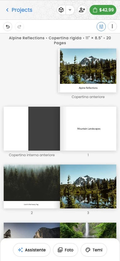 L’editor di fotolibri Motif Studio su un telefono, con i comandi del progetto sopra le pagine e il riquadro dell’editor ancorato sotto